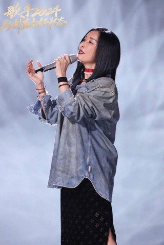 潇湘晨报:九八策略那英真唱《搁浅》，继《烟花易冷》后再唱周杰伦经典，网友纷纷表示期待