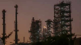 美国WTI原油周五收跌80美分 本周上涨超过1%