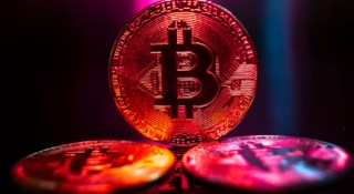 比特币跌至三个月最低 特朗普交易的最后一道堡垒坍塌