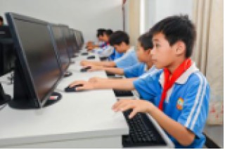 科技点亮未来，逸仙集团第7个绿色爱心电脑室落地肇庆