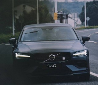 潇湘晨报::通联策略沃尔沃S60动力强劲，弯道表现堪称性能车