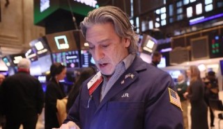 盘前：道指期货涨0.74% 大、小摩力挺美股