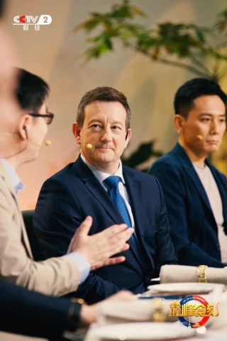 厨通中法 共襄盛宴！《巅峰食刻-中法厨王竞技》今晚开播