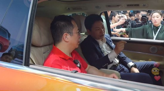 第一财经[国鑫策略]余承东：欢迎特斯拉FSD入华，华为智驾体验略优一些-第1张图片