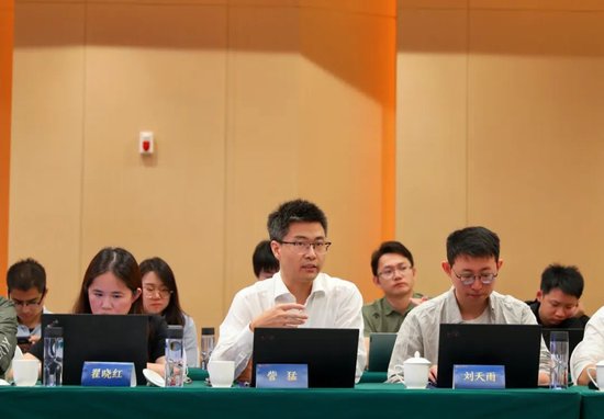 日记[一两点策略]吴向东：白酒像是一匹汗血宝马-第3张图片