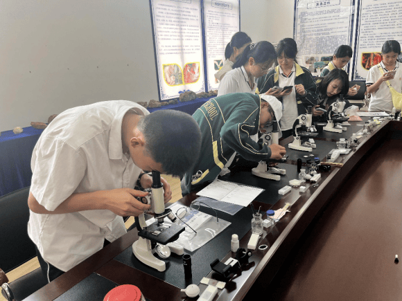 打造教育行业“新质生产力”，海南枫叶国际学校科学教育谱写新篇-第5张图片
