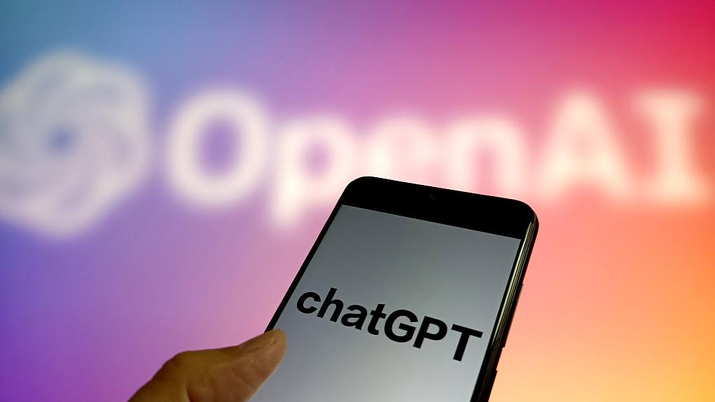 OpenAI跌倒，谷歌吃饱？ChatGPT宕机5小时，谷歌聊天机器人搜索激增-第1张图片