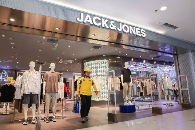 杰克琼斯、ONLY超1400家门店入驻美团闪购 即时零售服饰品类高速增长-第1张图片
