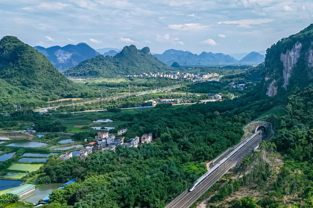 今日起，全国铁路实行新的列车运行图-第7张图片