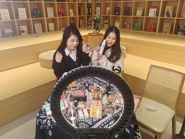 每天四五百万份订单从中国发货，直播跨境购物在越南爆发-第2张图片