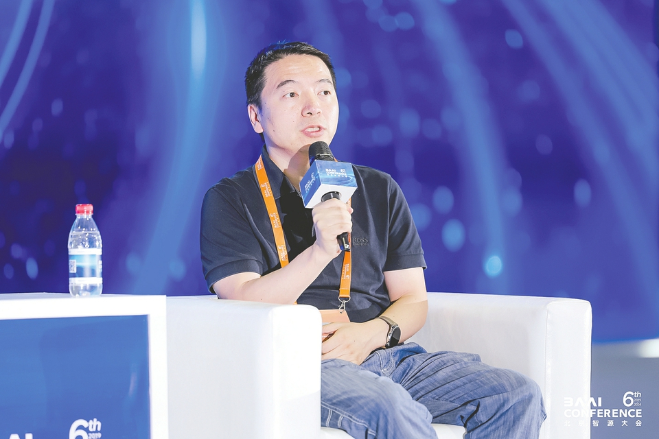 对话面壁智能CEO李大海：开源模式更像“蚂蚁雄兵”能够有更广泛的创新探索-第1张图片