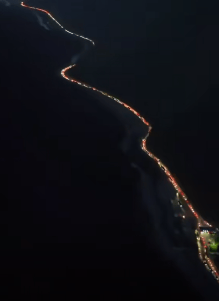 新疆独库公路拥堵升级，网友调侃：独库公路又成了“堵哭公路”-第3张图片