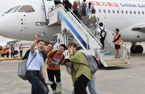 C919频获大单，国内航线加密：国产大飞机商业运营路渐走宽-第1张图片