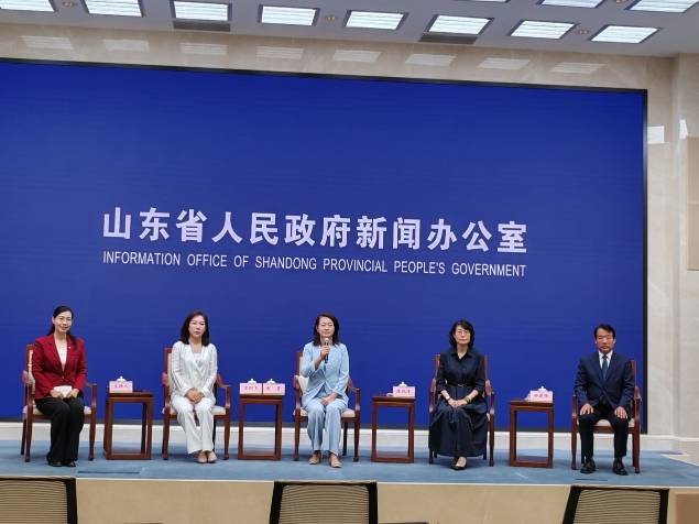 全国人大代表、步长制药副董事长赵菁受邀参加“牢记嘱托・走在前・挑大梁・奋力谱写中国式现代化篇章”民营企业家记者见面会-第1张图片