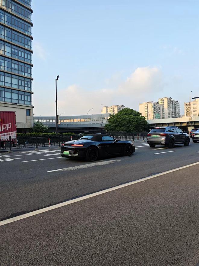 保时捷 718 纯电跑车国内谍照曝光，预计 2024 年底亮相-第3张图片
