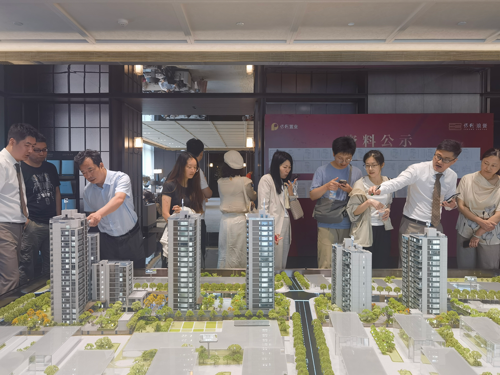 实探！上海楼市一天刷新多项纪录-第1张图片