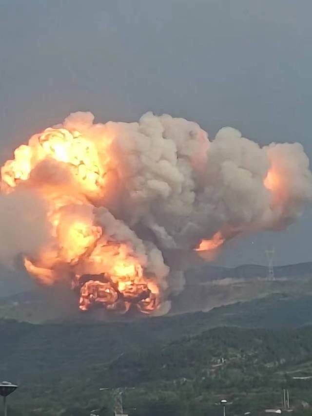 一火箭发动机试车时坠落起火 当地回应：目前无人员伤亡-第3张图片