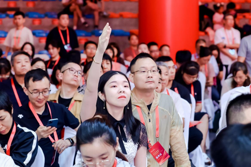 五粮液股东大会：以稳健之姿 积蓄进取之力 开启高质量发展新篇章-第5张图片