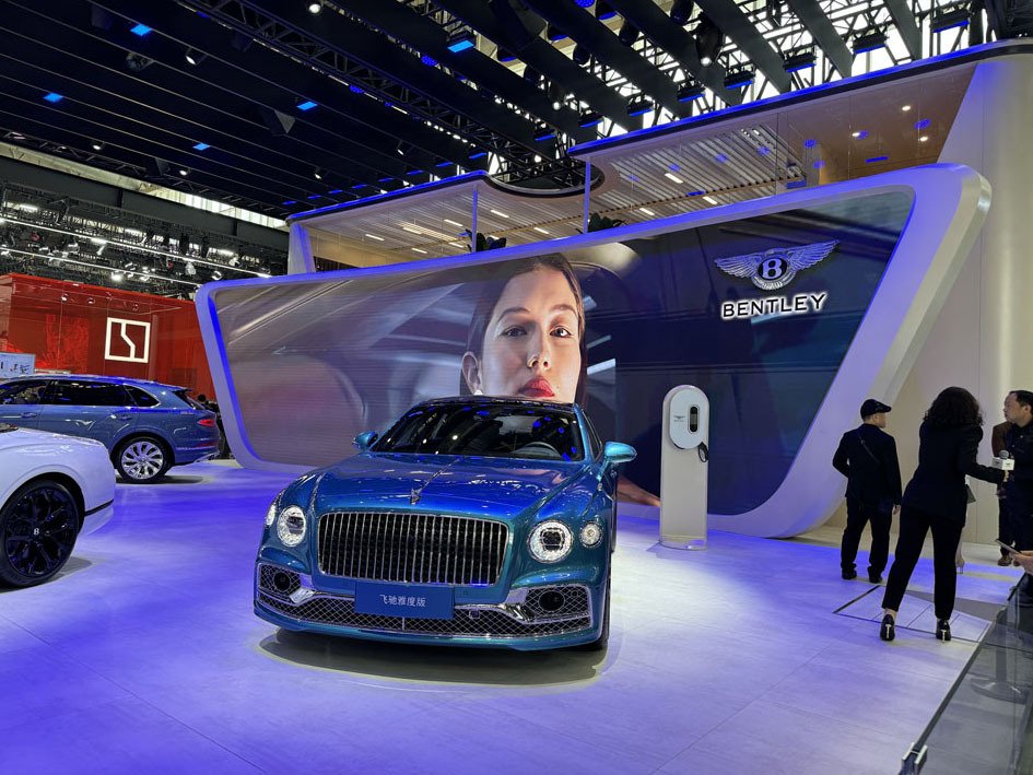 有车型降价70万元 超豪华品牌也“卷”起来-第1张图片