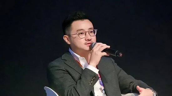 海伦司上市即巅峰，徐炳忠领导下2023年内闭店超400家-第9张图片