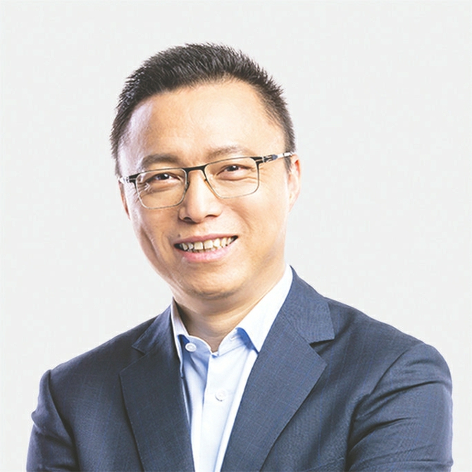 蚂蚁集团董事长兼CEO井贤栋：专业智能体是大模型落地有效路径-第1张图片