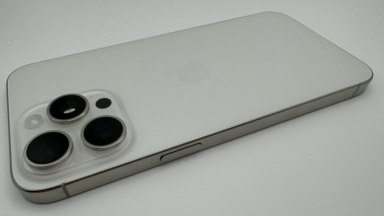 iPhone 15 Pro Max 原型机上手，初探被苹果取消的触觉音量 / 电源按钮-第3张图片