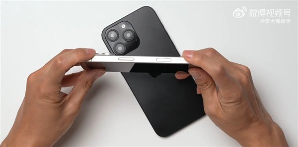 iPhone 16全系机模上手：Pro版屏幕黑边全球最窄、标准版后摄大改-第3张图片