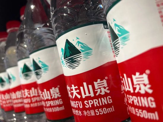 到底谁有理？农夫山泉掐架香港消委会-第1张图片