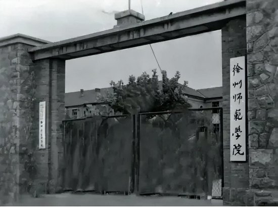 “医药女王”钟慧娟的进阶之路：从化学老师，到日赚1.67亿-第1张图片