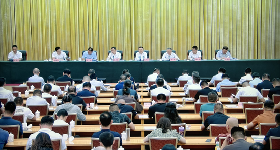 宋书玉理事长出席吕梁市打造千亿级白酒产业推进大会-第1张图片