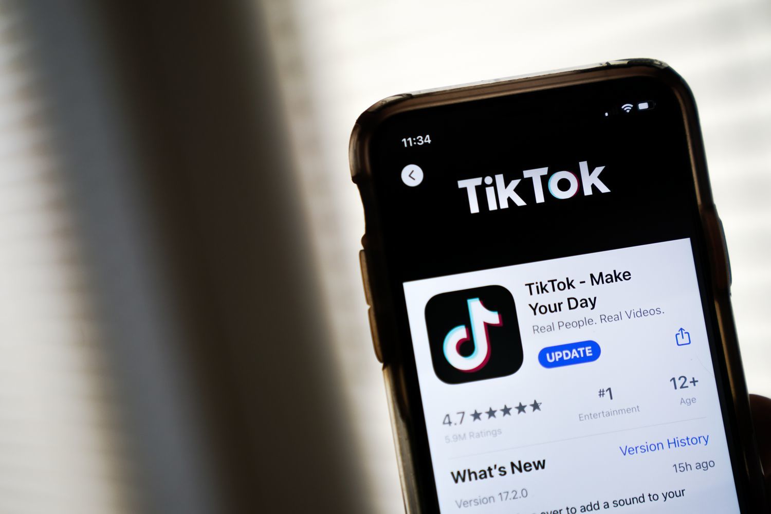 揭秘特朗普的TikTok团队：把特朗普塑造成地球上头号名人娱乐家！入驻2月吸引1000万粉丝，成竞选秘密武器-第3张图片