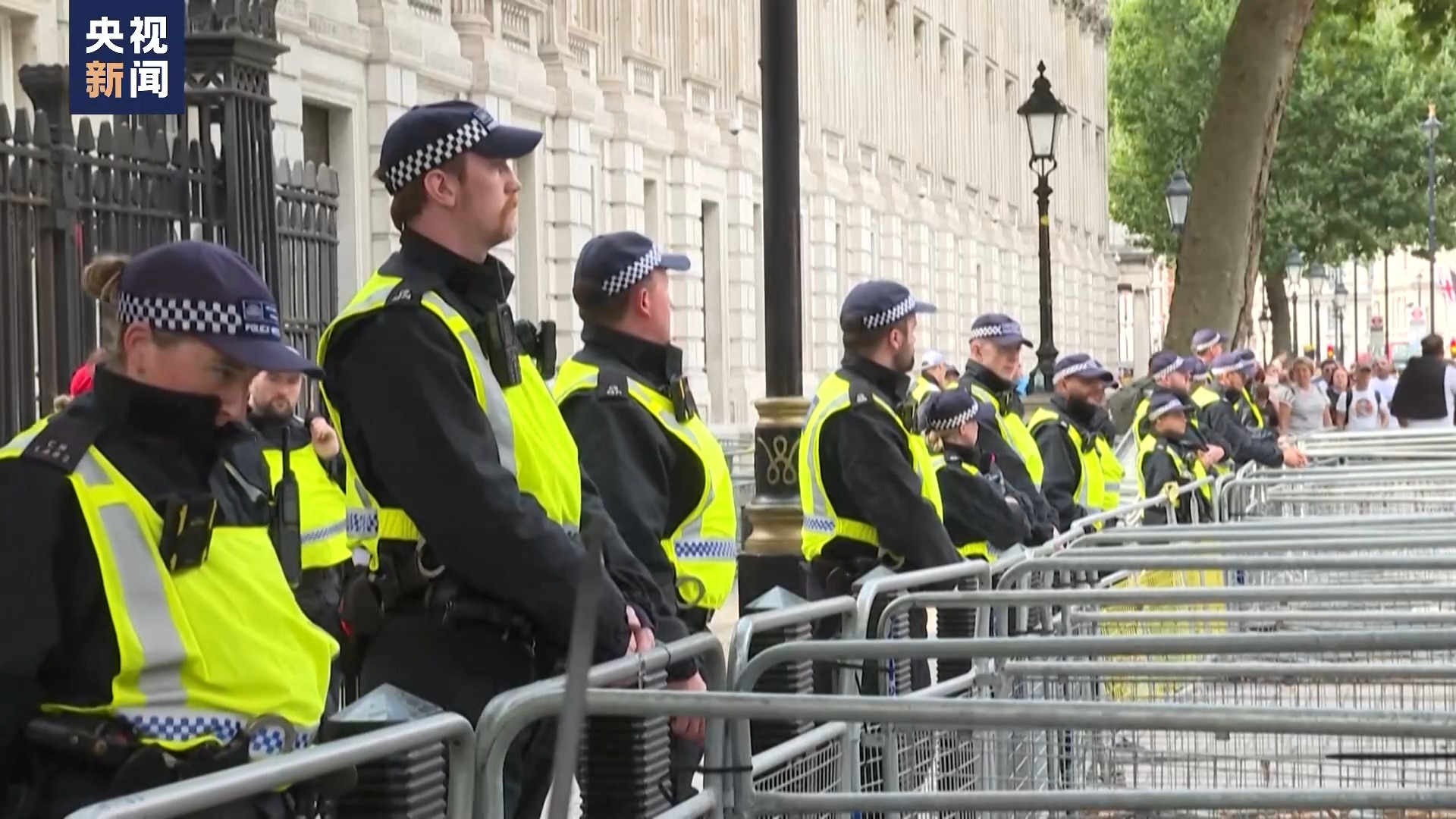 英国大规模骚乱已致779人被捕，司法大臣：影响或持续数年-第1张图片