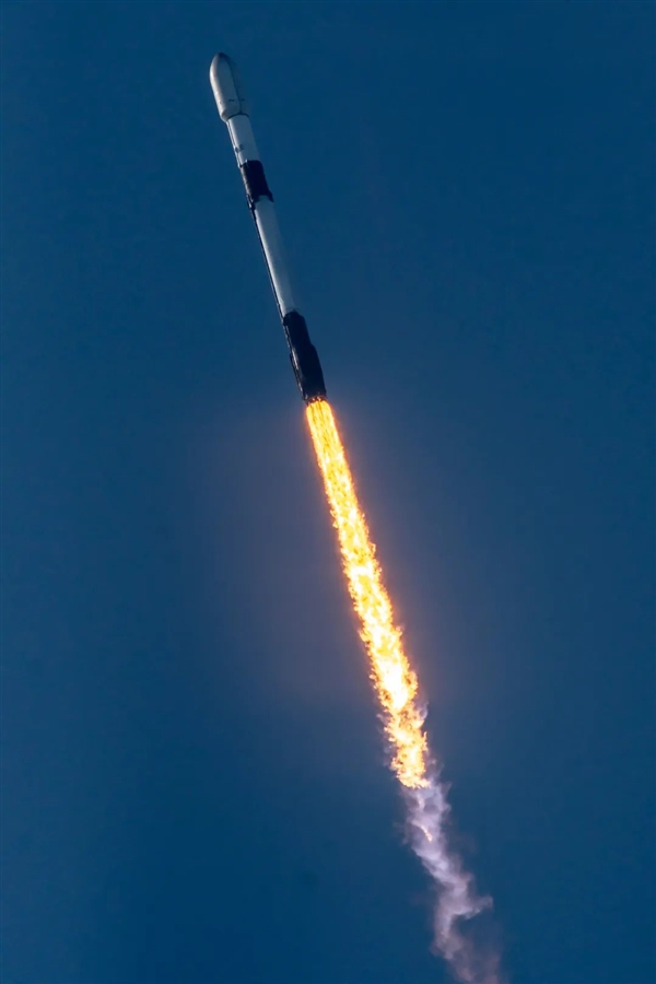 21手猎鹰九号火箭发射：星链卫星达26872颗 已失效600多颗-第2张图片