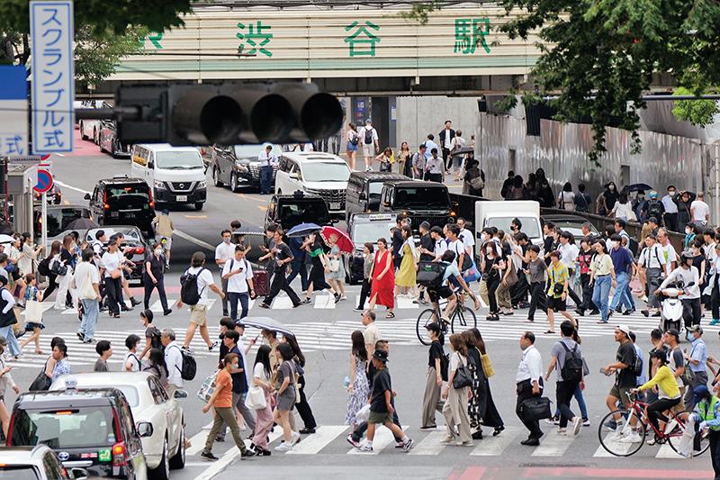 岸田“黄金三年”后黯然出局，自民党总裁选战缺少绝对王者-第3张图片