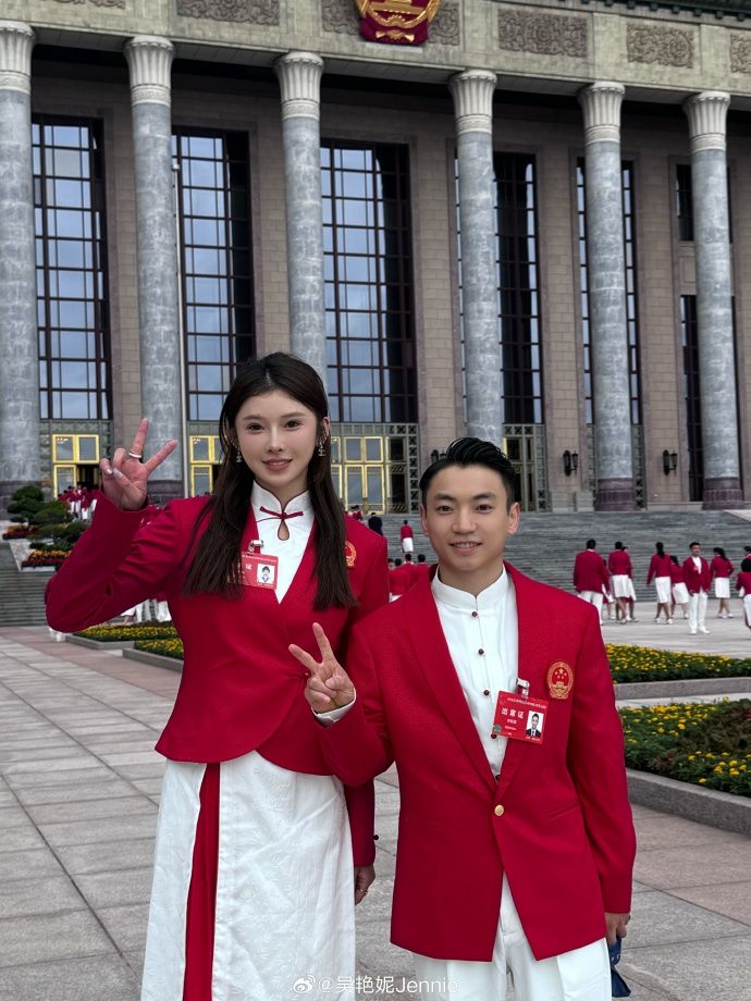 吴艳妮晒照:最幸福的一天 东方之美-第2张图片