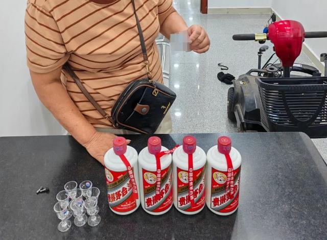 拱北海关查获一起改装电动代步车藏匿茅台酒进境案件-第3张图片