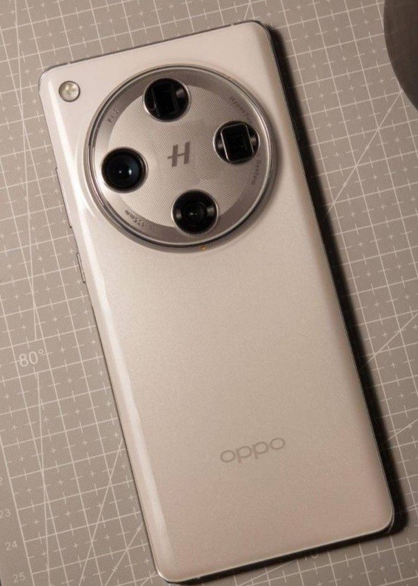 OPPO Find X8 Pro工程机泄露：双潜望长焦位置变了-第1张图片
