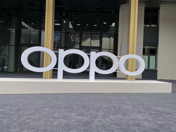 OPPO Find X8 Pro工程机泄露：双潜望长焦位置变了-第2张图片