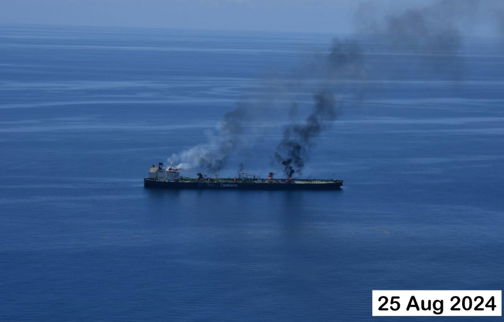 红海遇袭油轮火情持续至今 历史级生态灾难威胁高悬-第2张图片