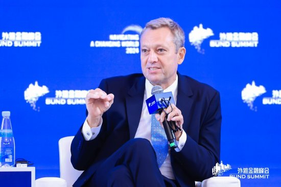 国际货币基金组织货币及资本市场部主任Tobias Adrian：人工智能被用来提高效率的时候，像是一场拔河比赛-第1张图片
