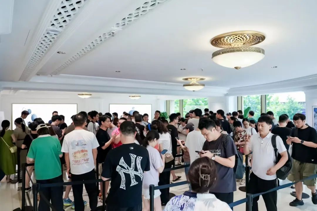 预约人数超225万！华为三折叠屏手机火爆，苹果会否快速跟进？-第3张图片