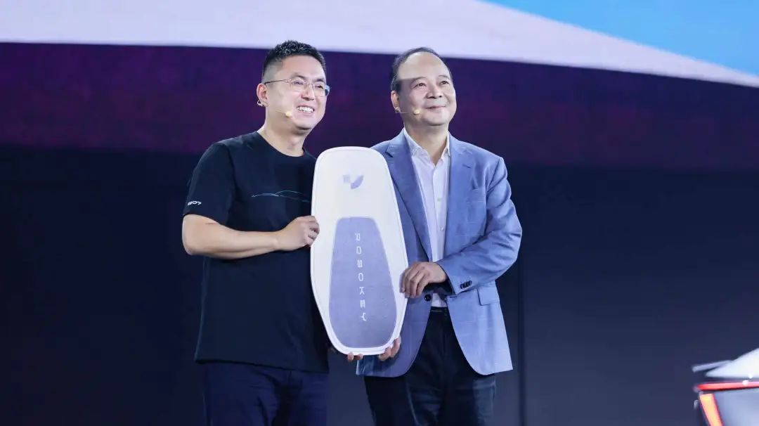 号称投入超千亿元！百度、吉利合作新车价格定了，曾毓群是001号车主！-第6张图片