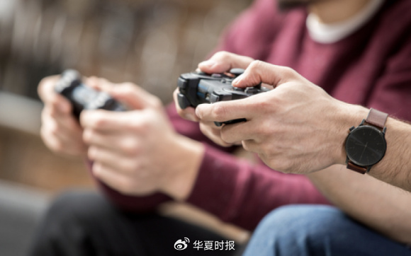 斗鱼业绩二季度承压：业务结构持续优化，多元化转型尚需“破圈”-第1张图片