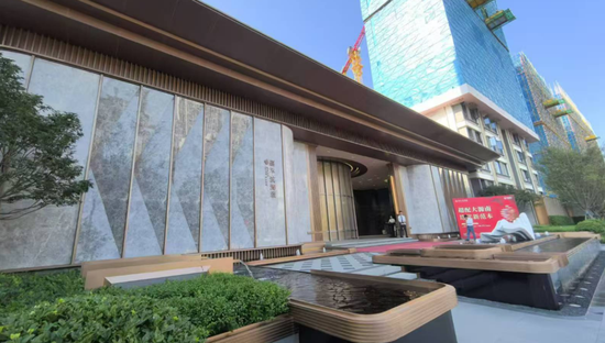 突发！成都本土地产巨头宣布：所有在售住宅，涨价2% ！-第2张图片