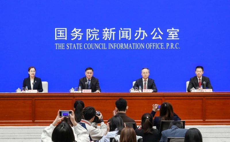 A股应声暴涨！推动中长期资金入市，支持资本市场证监会放大招，央行也有新工具！-第1张图片