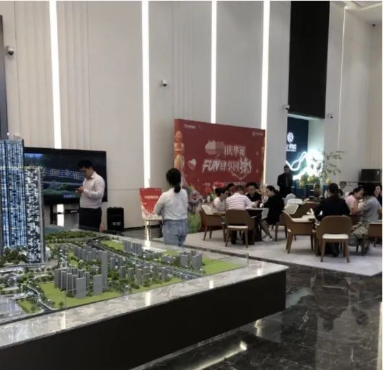 “几乎是上周末的3倍！”楼市“银十”有望变“金十”，A股大涨叠加楼市松绑，买房更有底气？-第1张图片