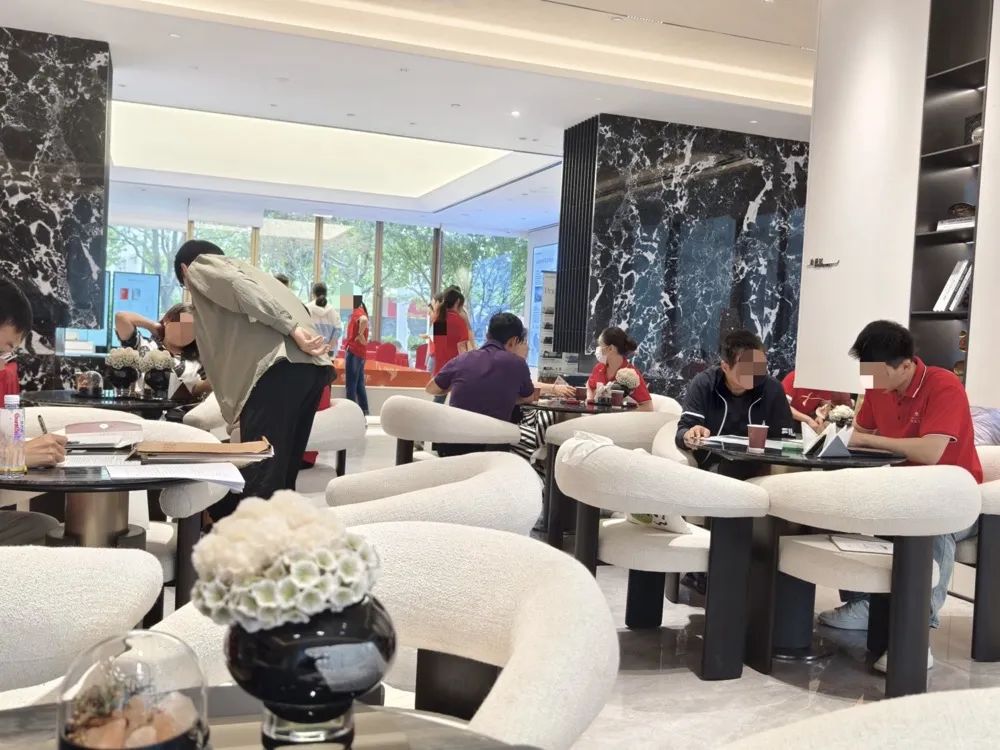 “几乎是上周末的3倍！”楼市“银十”有望变“金十”，A股大涨叠加楼市松绑，买房更有底气？-第4张图片