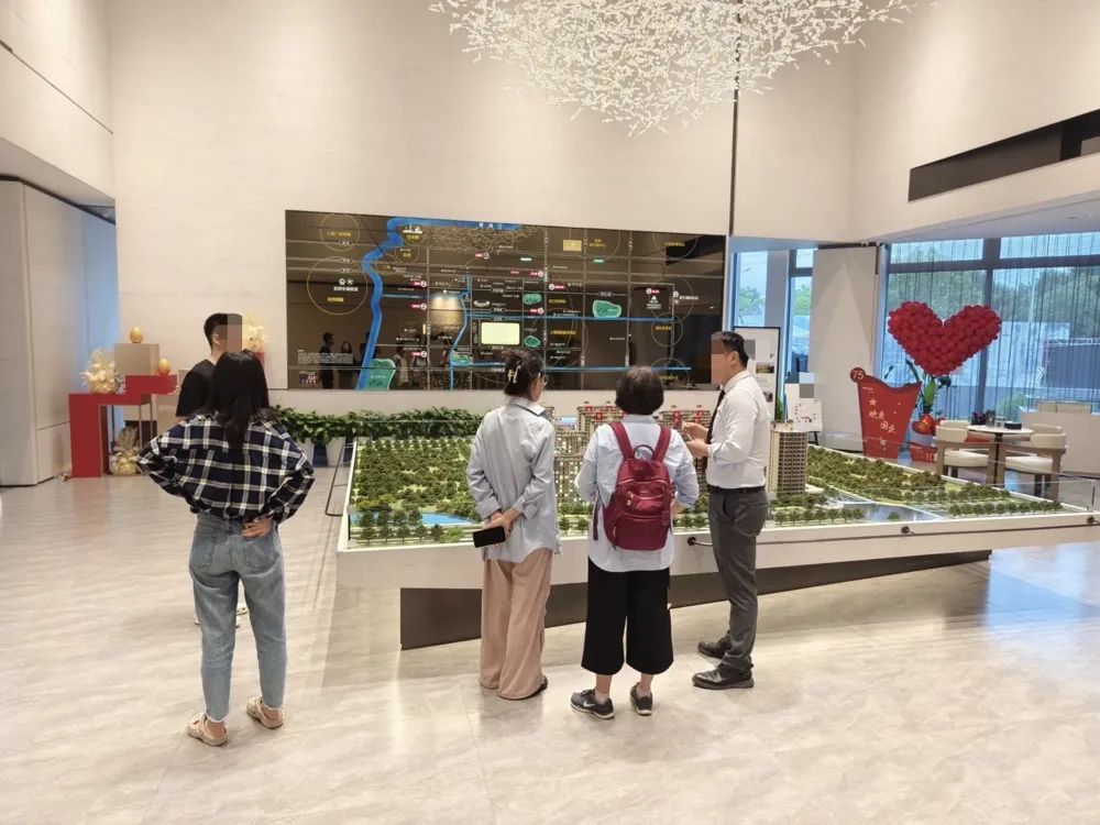 “几乎是上周末的3倍！”楼市“银十”有望变“金十”，A股大涨叠加楼市松绑，买房更有底气？-第6张图片