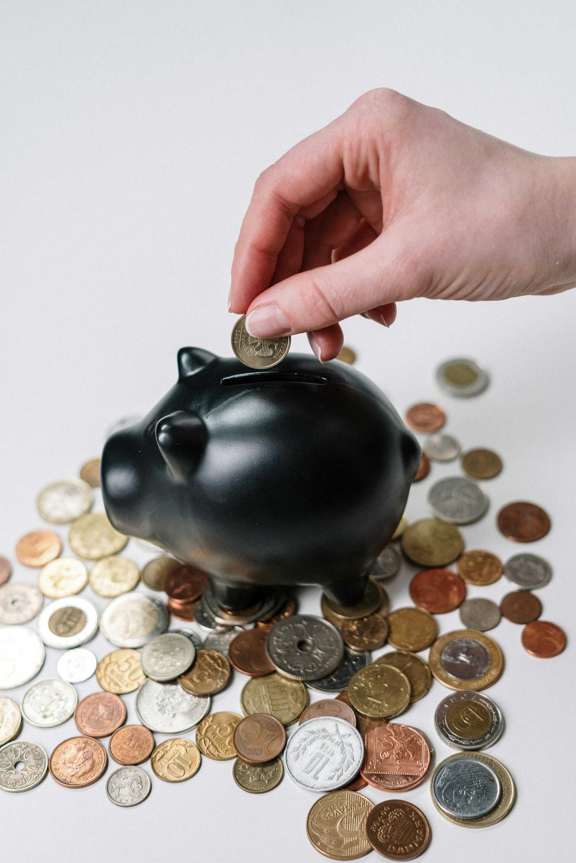如何看待黄金ETF的持仓情况并分析其市场意义？这种持仓情况对黄金价值有何影响？-第1张图片