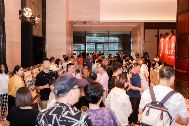 “聪明资金”流向一线核心资产，深夜排队长龙回应北京御翠园75折开售-第3张图片